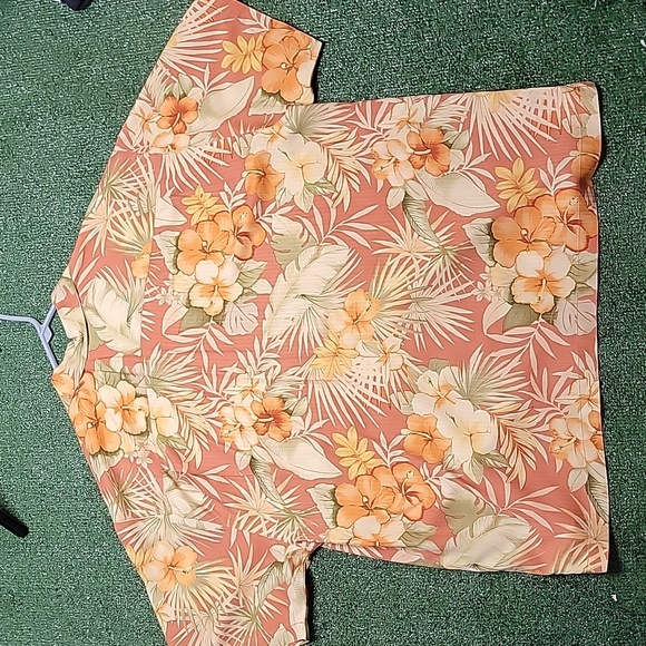Tommy Bahama Aloha Hawaiian Shirt - Picture 3 of 3